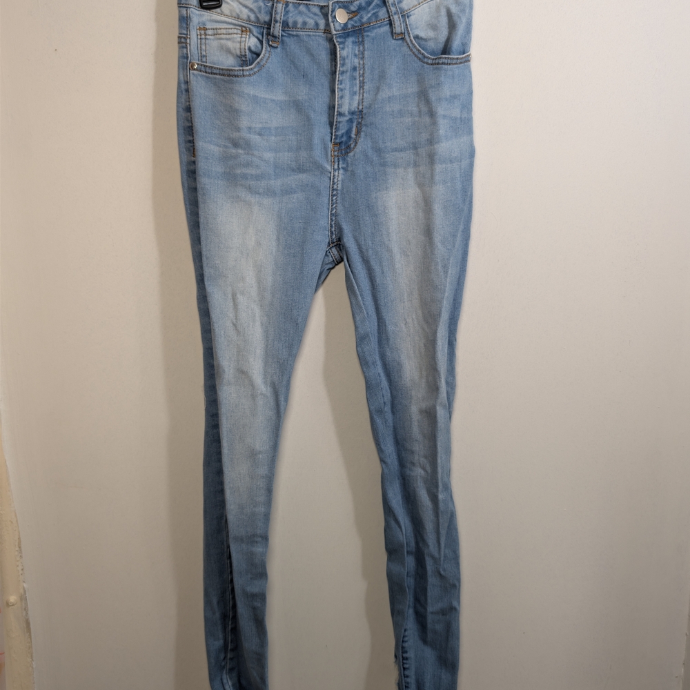 Fashion Nova Distressed Skinny Jeans Size 7 Light Wash Raw Hem